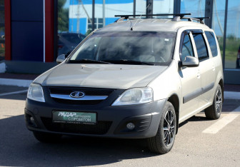 Подержанный автомобиль LADA (ВАЗ) Largus Wagon 2013 года (3 фото)