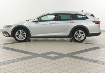 Подержанный автомобиль Opel Insignia Wagon 2019 года (7 фото)