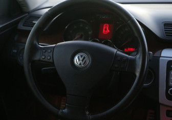 Подержанный автомобиль Volkswagen Passat Sedan 2007 года (16 фото)
