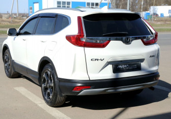 Подержанный автомобиль Honda CR-V 2017 года (4 фото)