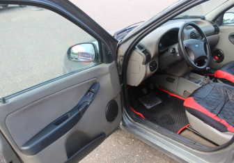 Подержанный автомобиль LADA (ВАЗ) Kalina Sedan 2008 года (9 фото)