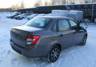 Подержанный автомобиль LADA (ВАЗ) Granta Sedan 2018 года (7 фото)