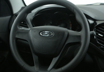 Подержанный автомобиль LADA (ВАЗ) Vesta Sedan 2019 года (16 фото)