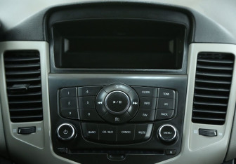 Подержанный автомобиль Chevrolet Cruze Sedan 2012 года (13 фото)