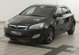 Подержанный автомобиль Opel Astra Hatchback 2011 года (8 фото)