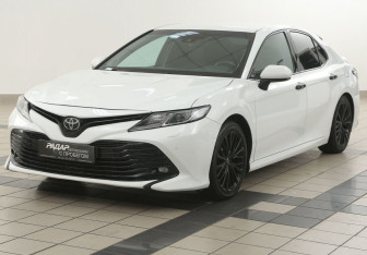 Подержанный автомобиль Toyota Camry Sedan 2018 года (8 фото)