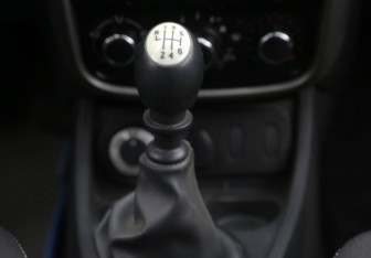 Подержанный автомобиль Renault Duster 2014 года (13 фото)