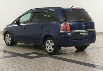 Подержанный автомобиль Opel Zafira Compactvan 2007 года (2 фото)