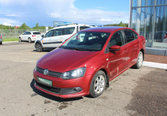 Подержанный автомобиль Volkswagen Polo Sedan 2012 года (3 фото)
