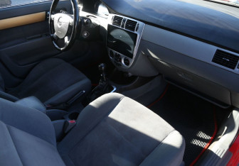 Подержанный автомобиль Chevrolet Lacetti Sedan 2007 года (9 фото)