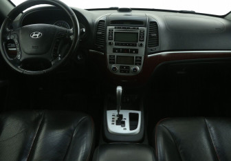 Подержанный автомобиль Hyundai Santa Fe 2008 года (12 фото)