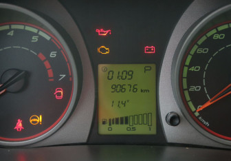 Подержанный автомобиль LADA (ВАЗ) Kalina Hatchback 2013 года (17 фото)