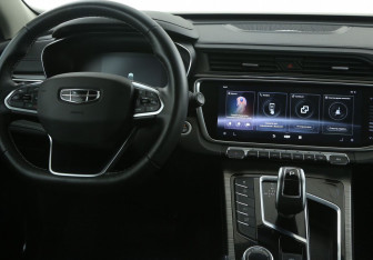 Подержанный автомобиль Geely Atlas Pro 2023 года (14 фото)