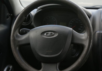 Подержанный автомобиль LADA (ВАЗ) Granta Sedan 2012 года (16 фото)