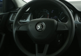 Подержанный автомобиль Skoda Rapid Liftback 2019 года (16 фото)