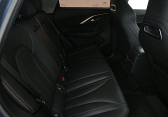 Подержанный автомобиль Omoda C5 2023 года (11 фото)