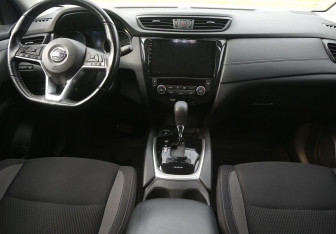 Подержанный автомобиль Nissan Qashqai 2020 года (12 фото)