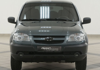 Подержанный автомобиль Chevrolet Niva 2012 года (6 фото)
