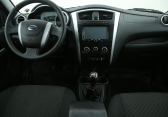 Подержанный автомобиль Datsun on-DO 2015 года (12 фото)