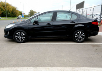 Подержанный автомобиль Peugeot 408 2012 года (8 фото)
