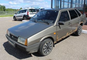 Подержанный автомобиль LADA (ВАЗ) 21099 2002 года (3 фото)