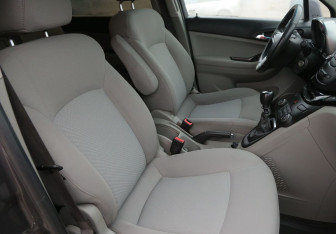 Подержанный автомобиль Chevrolet Orlando 2012 года (10 фото)