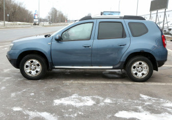 Подержанный автомобиль Renault Duster 2014 года (8 фото)