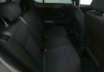 Подержанный автомобиль Skoda Fabia Hatchback 2013 года (11 фото)