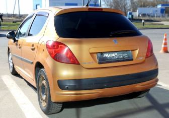 Подержанный автомобиль Peugeot 207 Hatchback 2008 года (4 фото)