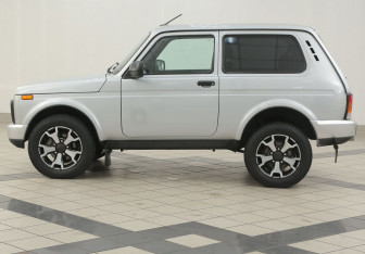 Подержанный автомобиль LADA (ВАЗ) 2121 (4x4) 2020 года (7 фото)