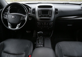 Подержанный автомобиль Kia Sorento 2012 года (12 фото)