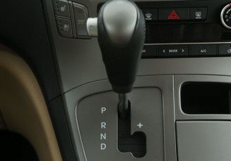 Подержанный автомобиль Hyundai H-1 2019 года (16 фото)