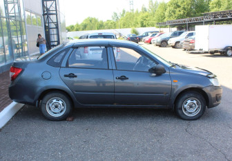 Подержанный автомобиль LADA (ВАЗ) Granta Sedan 2015 года (8 фото)