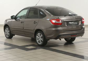 Подержанный автомобиль LADA (ВАЗ) Granta Liftback 2018 года (2 фото)