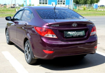 Подержанный автомобиль Hyundai Solaris Sedan 2013 года (4 фото)