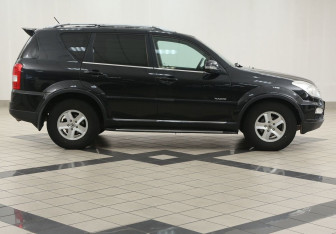 Подержанный автомобиль SsangYong Rexton 2012 года (5 фото)