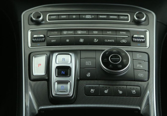 Подержанный автомобиль Hyundai Santa Fe 2022 года (13 фото)