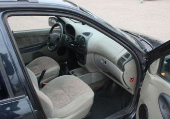 Подержанный автомобиль LADA (ВАЗ) Kalina Wagon 2009 года (9 фото)