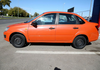 Подержанный автомобиль LADA (ВАЗ) Granta Sedan 2016 года (8 фото)