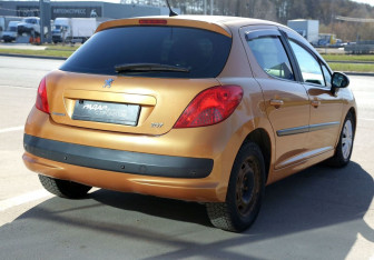 Подержанный автомобиль Peugeot 207 Hatchback 2008 года (6 фото)