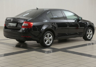 Подержанный автомобиль Skoda Octavia Liftback 2019 года (4 фото)