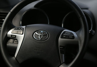 Подержанный автомобиль Toyota Highlander 2012 года (15 фото)