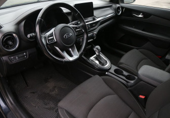 Подержанный автомобиль Kia Cerato Sedan 2020 года (13 фото)