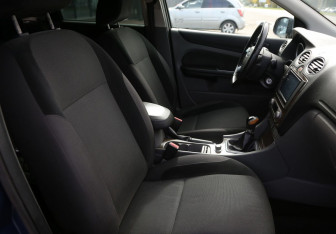 Подержанный автомобиль Ford Focus Sedan 2008 года (10 фото)