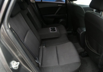 Подержанный автомобиль Mazda 3 Hatchback 2009 года (11 фото)