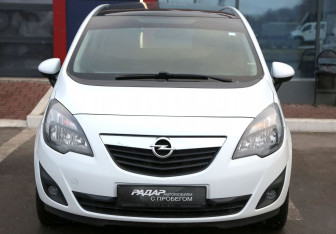 Подержанный автомобиль Opel Meriva 2012 года (2 фото)