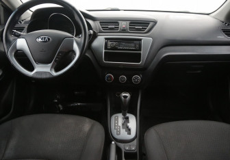 Подержанный автомобиль Kia Rio Sedan 2015 года (12 фото)