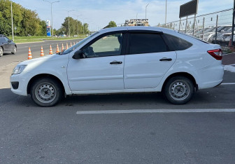Подержанный автомобиль LADA (ВАЗ) Granta Liftback 2017 года (7 фото)