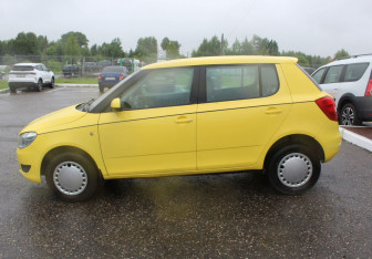 Подержанный автомобиль Skoda Fabia Hatchback 2012 года (4 фото)