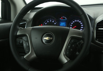 Подержанный автомобиль Chevrolet Captiva 2014 года (16 фото)
